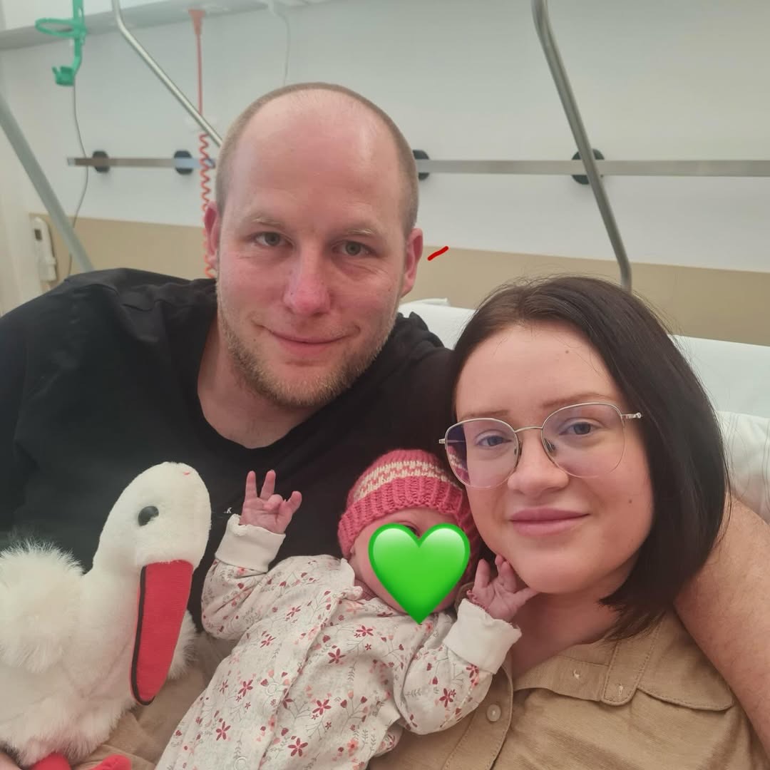 Die kleine Matilda aus Riesa mit ihren Eltern