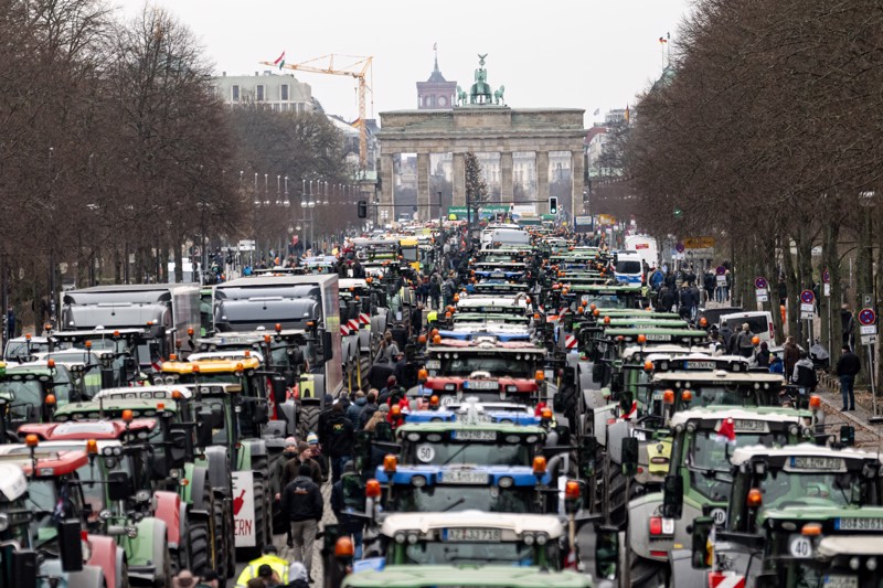 Tausende Bauern demonstrieren zur Stunde in Berlin, die Wut der Landwirte ist groß!