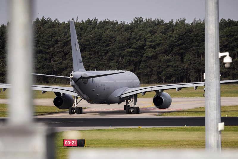 Die Niederlande waren eine der ersten Nationen, die ihre Staatsbürger per Militärflugzeug heimbrachte.