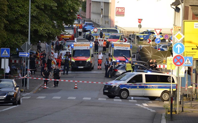 Der Tankstellen-Überfall löste einen Großeinsatz aus – dann geschah der Polizisten-Mord. Täter Ahmet G. soll 6 Mal gefeuert aus einer Polizei-Pistole gefeuert haben. Auch noch, als der Beamte bereits am Boden lag.