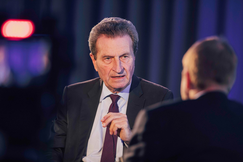 Oettinger sieht Taurus-Marschflugkörper als Druckmittel gegen Putin.