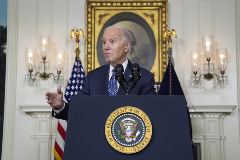 Vor Journalisten beteuerte Biden, dass er mental topfit sei.