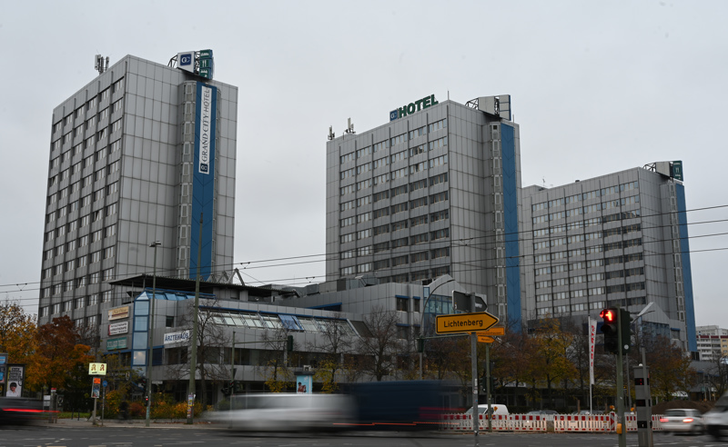 In der Landsberger Allee zogen im November bereits die ersten Asylbewerber ein.