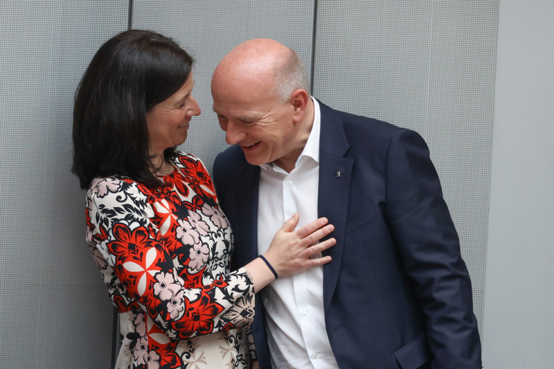 Wegner und seine Lebensgefährtin Günther-Wünsch geben Millionen für queere Lobbyvereine aus.
