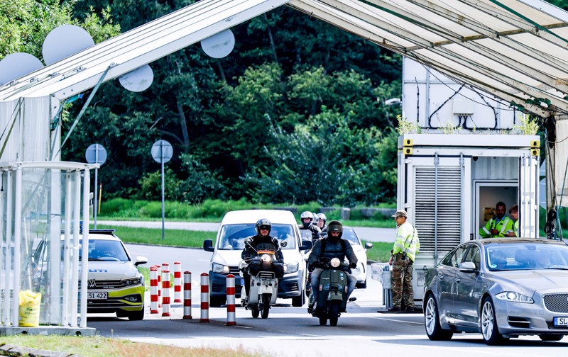 An Schwedens Grenzen musste für sicherere Arbeitsbedingungen für Grenzbeamte gesorgt werden.