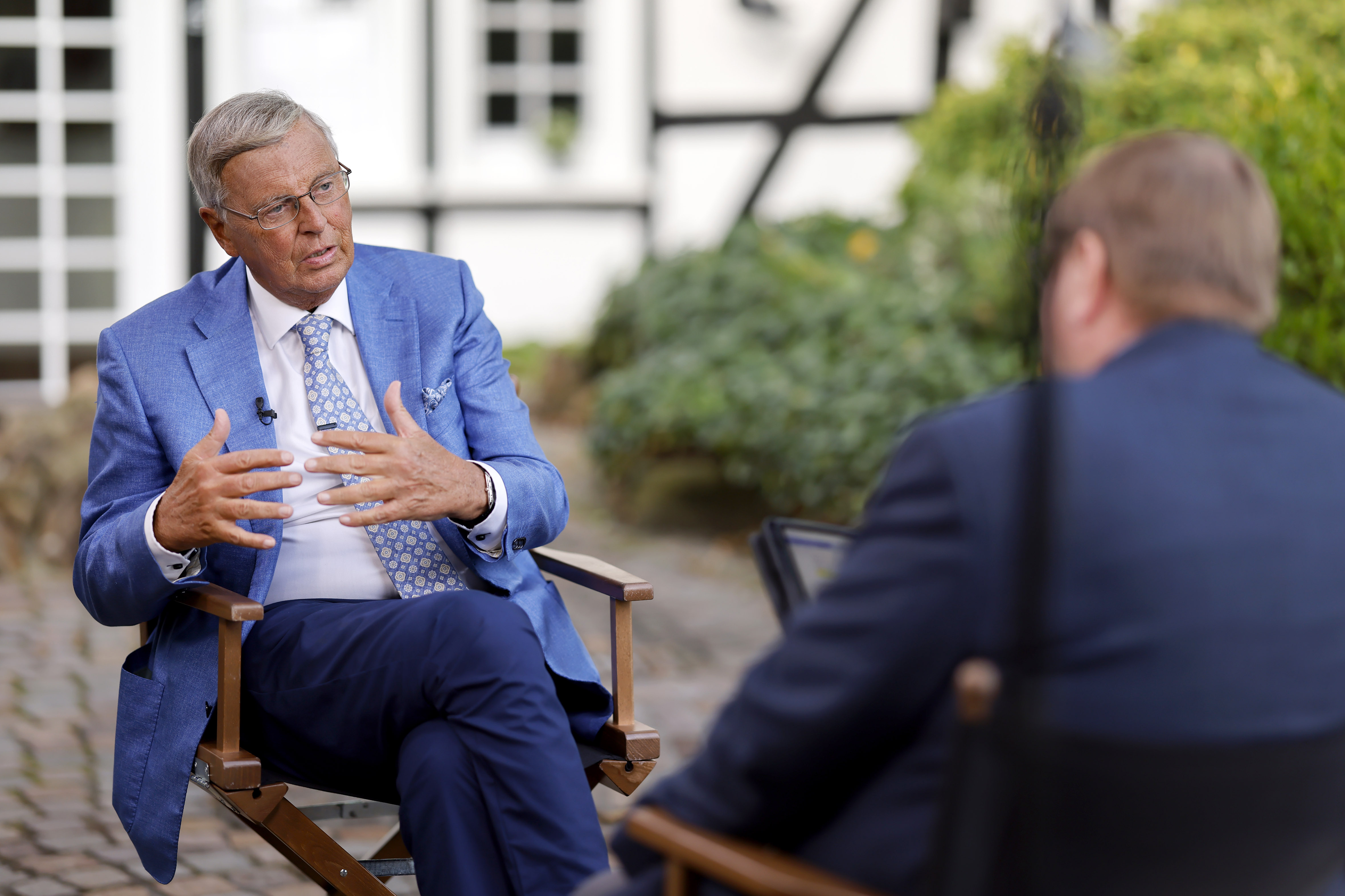 Wolfgang Bosbach (71) im Gespräch mit NIUS-Politik-Chef Ralf Schuler.
