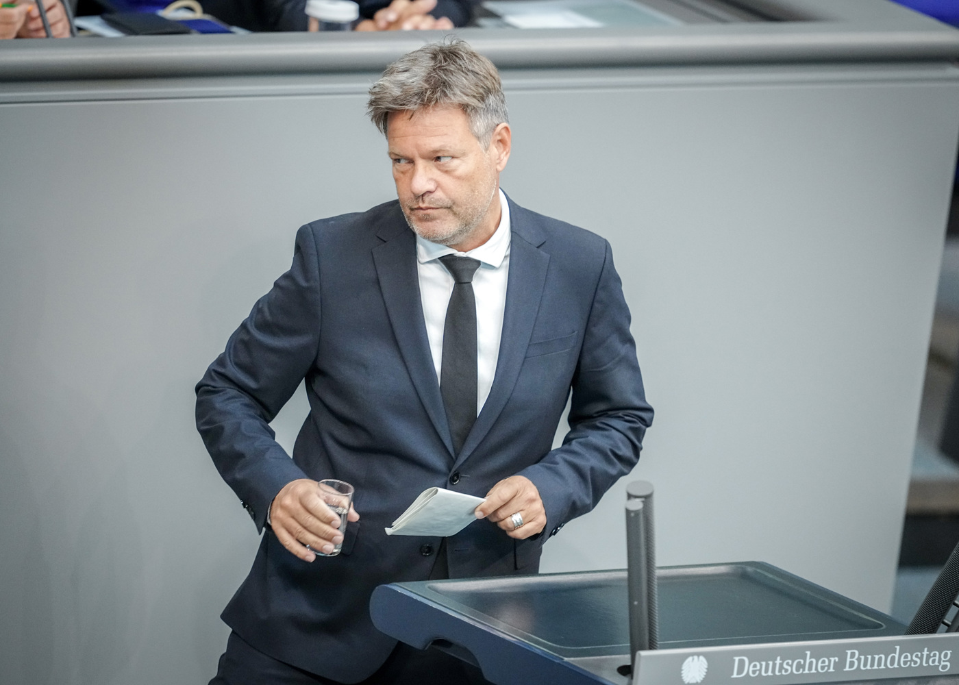 Die Regierung verabschiedet Gesetze, die das Volk ablehnt NIUS.de