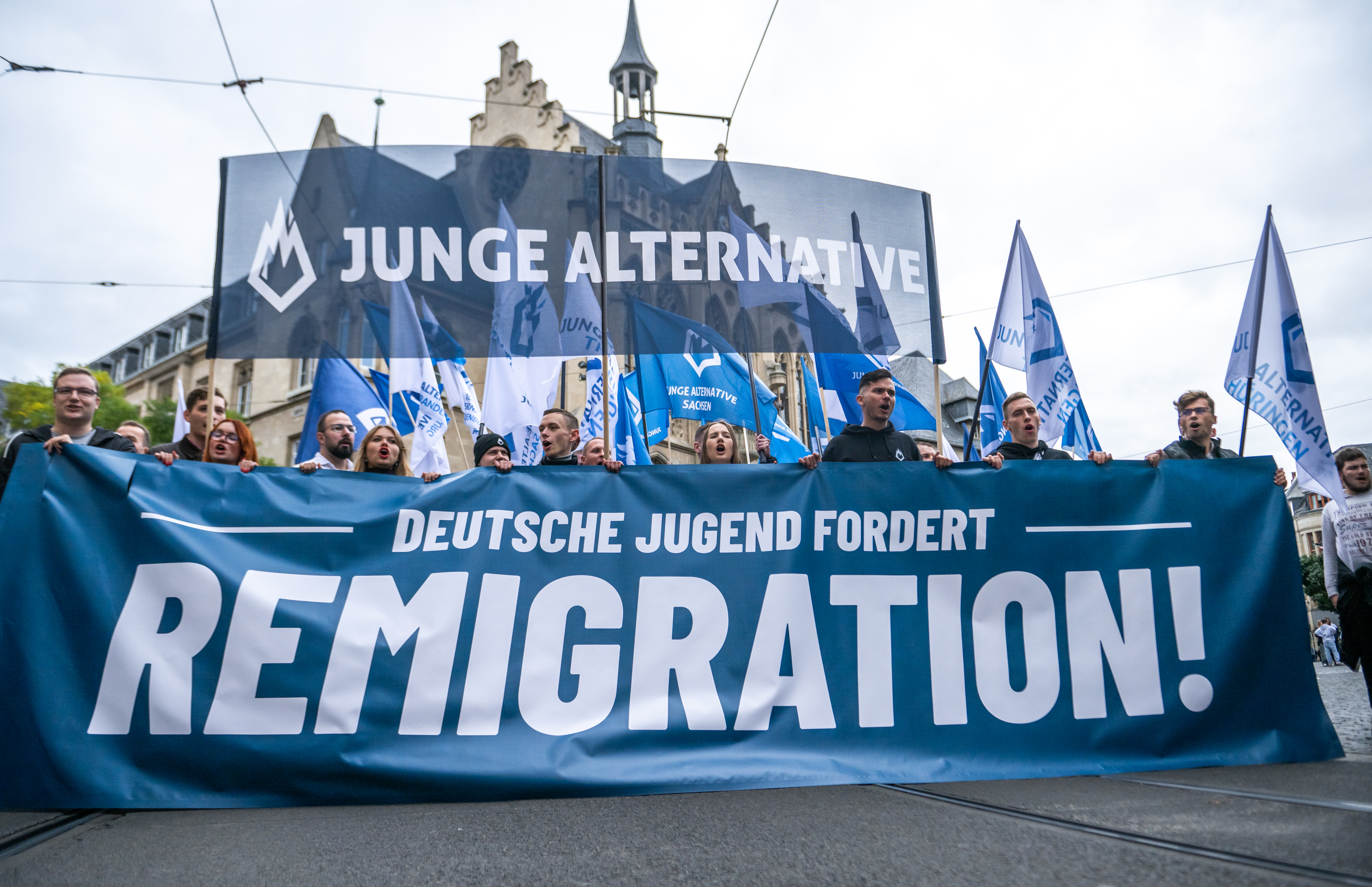 Gericht: Verfassungsschutz Darf AfD-Jugend Als Gesichert ...