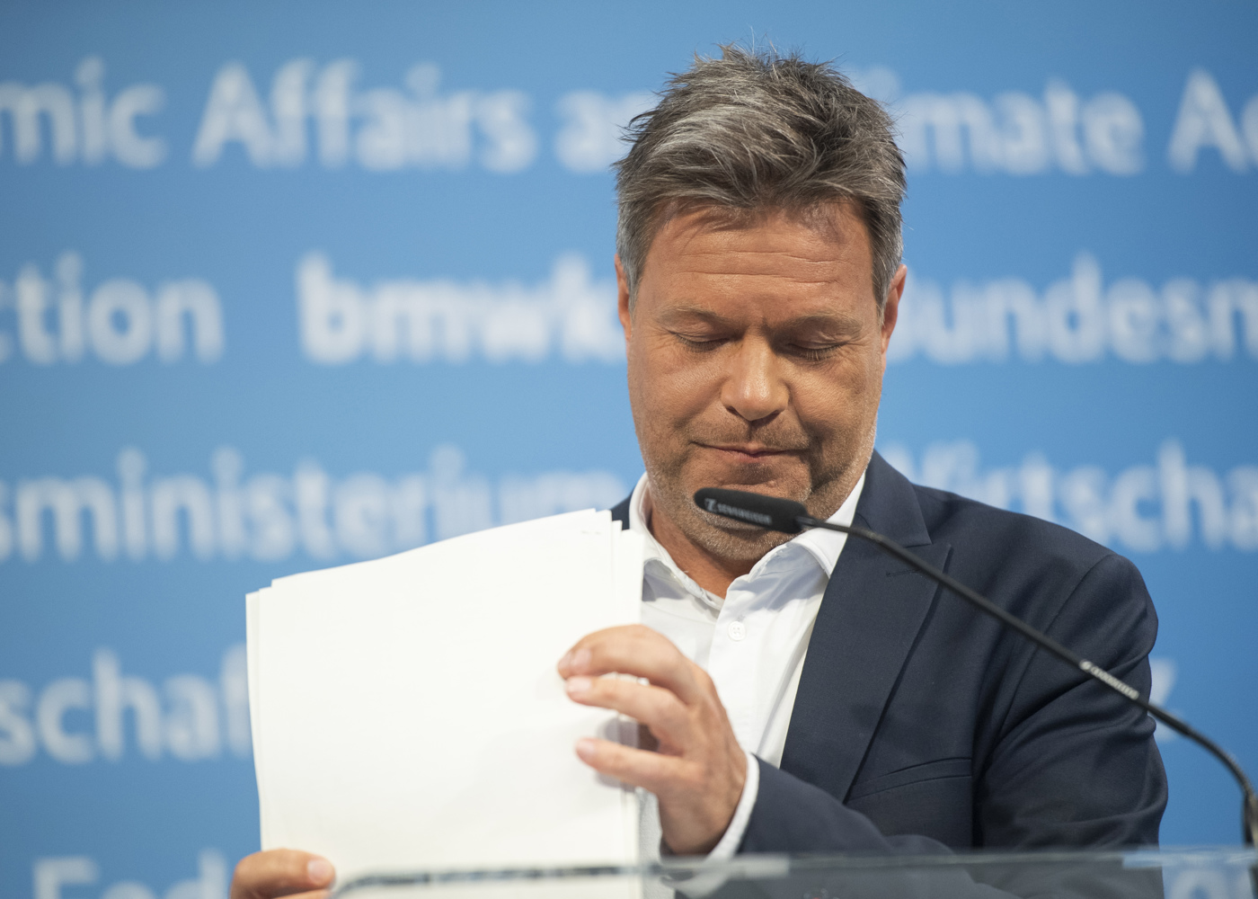 Helfer Alarmiert: Bergsteiger Rufen Rettungshubschrauber Wie Taxis – So Reagiert Die Politik Auf Den Skandal! - maxxq85