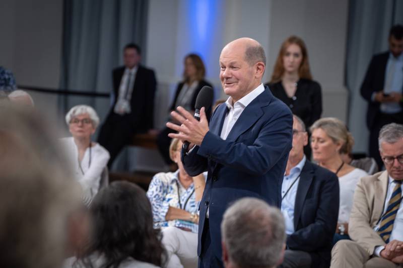 Bundeskanzler Olaf Scholz am gestrigen Montag bei einem Bürgergespräch in Hamburg