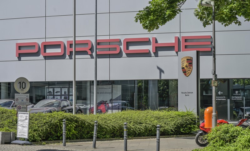 Porsche-Autohaus in Berlin-Charlottenburg