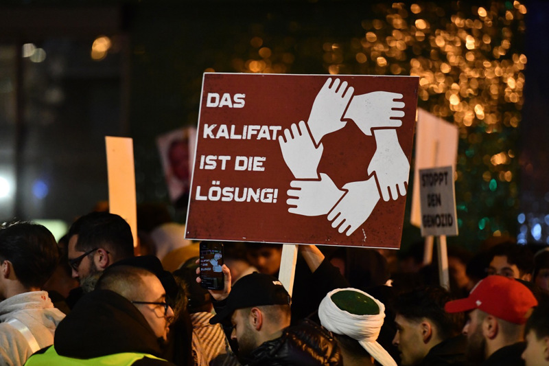 „Das Kalifat ist die Lösung“ attestierte der Essener Mob am vergangenen Samstag.