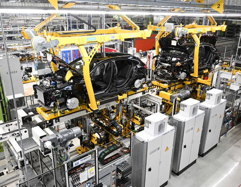 Im Werk Rastatt werden aktuell die A- und B-Klasse, der kompakte SUV GLA, der vollelektrische EQA und der neue CLA gebaut.