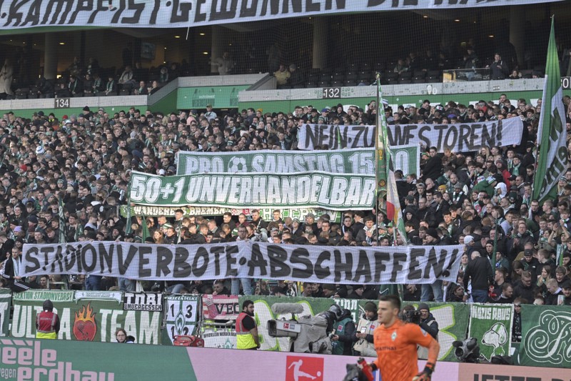 Anhänger von Werder Bremen stellten fest: „50+1 unverhandelbar“