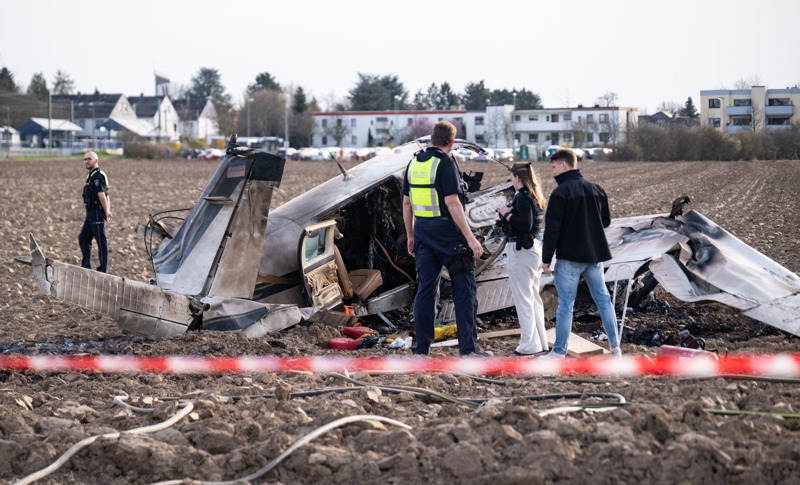 Das Flugzeug brannte nahezu vollständig aus