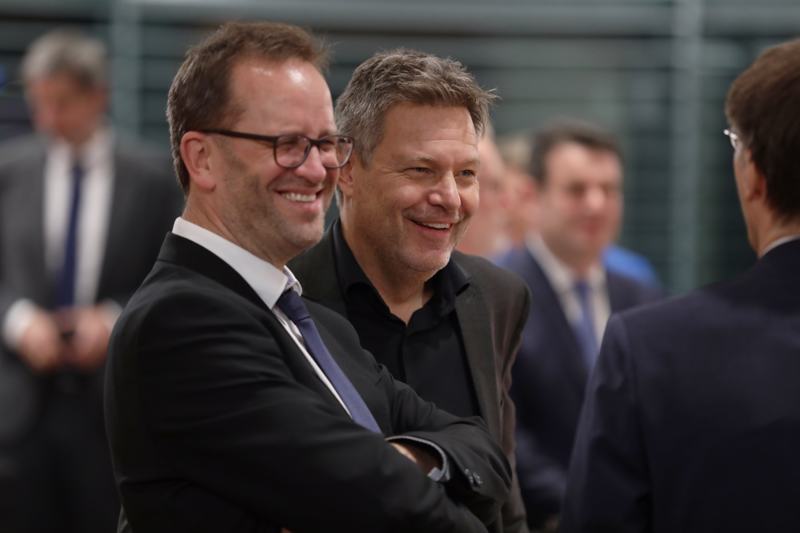 Bundesnetzagentur-Chef Klaus Müller (Grüne) mit seinem Vertrauten Minister Robert Habeck (Grüne).