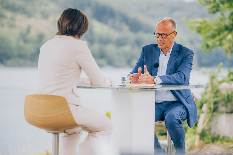 Abseits der Spahn-Thematik wirkte Merz im Interview sichtlich gereizt.
