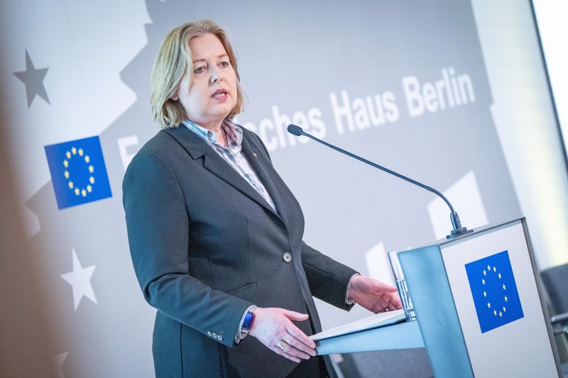 Bas sprach beim „Aktionstag Zusammenhalt in Vielfalt“ vom deutschen „einheitsgrau“.