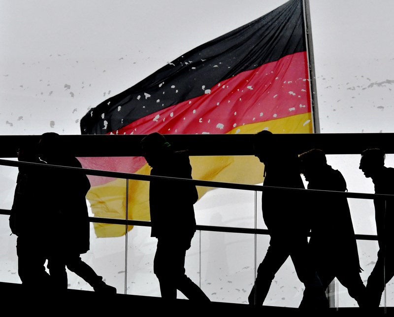 Dieses Land gehöre niemandem, schreibt Naika Foroutan