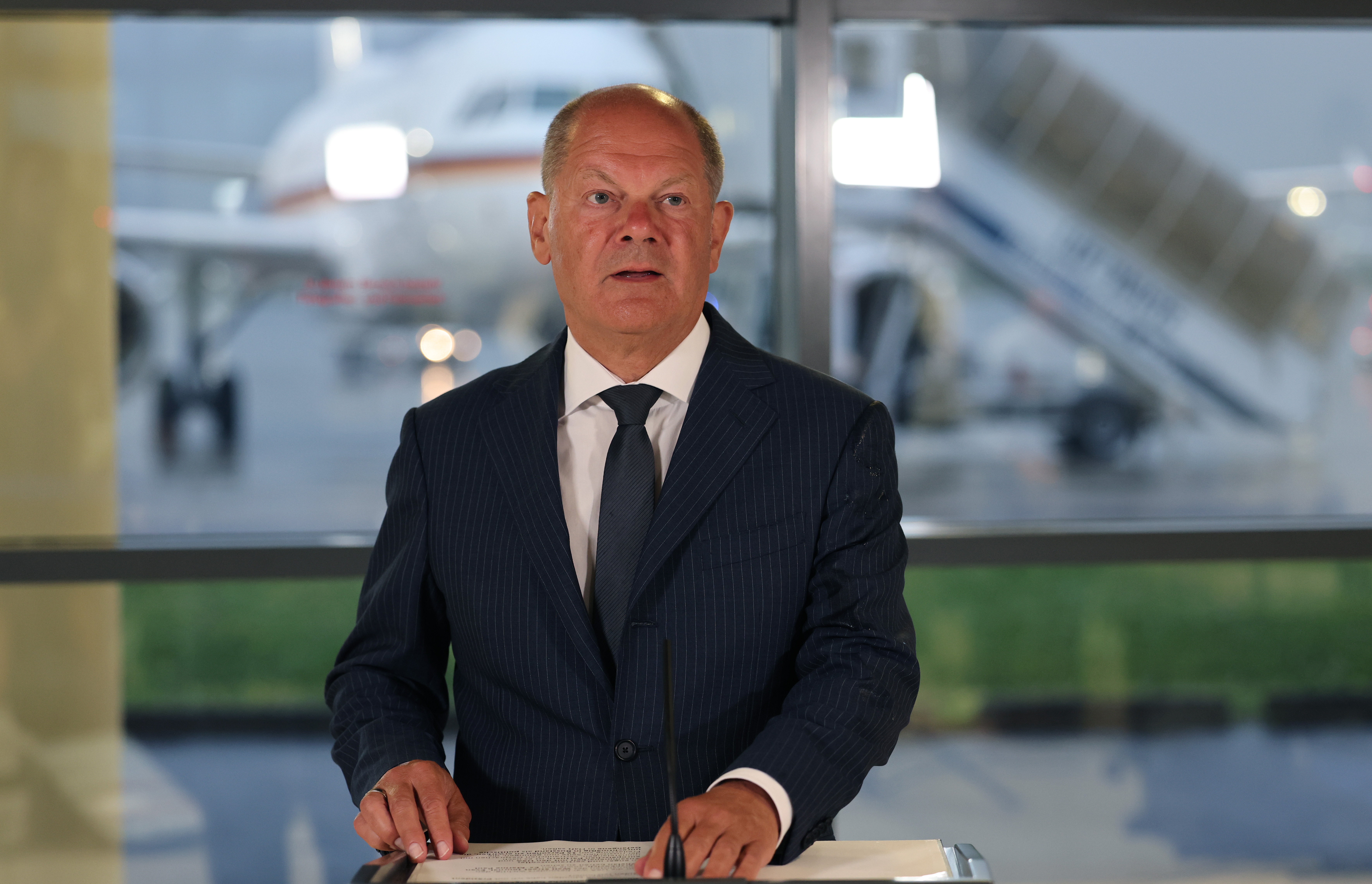 Nur für PR-Termine wie den Gefangenenaustausch mit Russland unterbricht Scholz seinen Urlaub