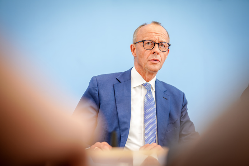 CDU-Chef Friedrich Merz hat Olaf Scholz eine „Asyl-GroKo“ angeboten.