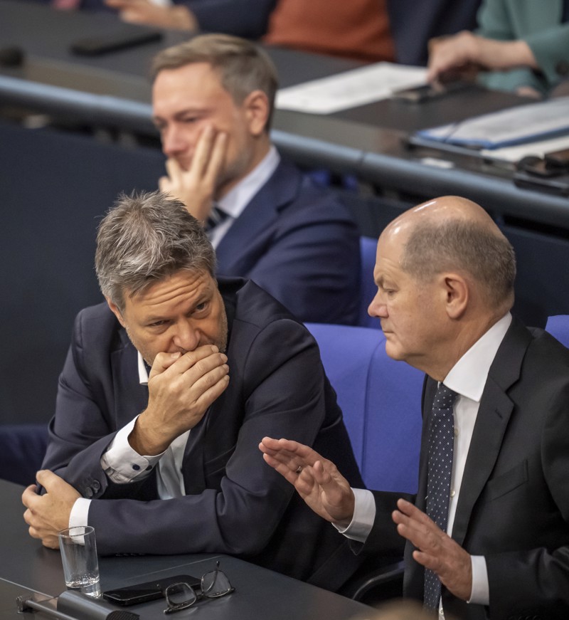 Geld kann man nicht herzaubern. Bitter, aber wahr.
