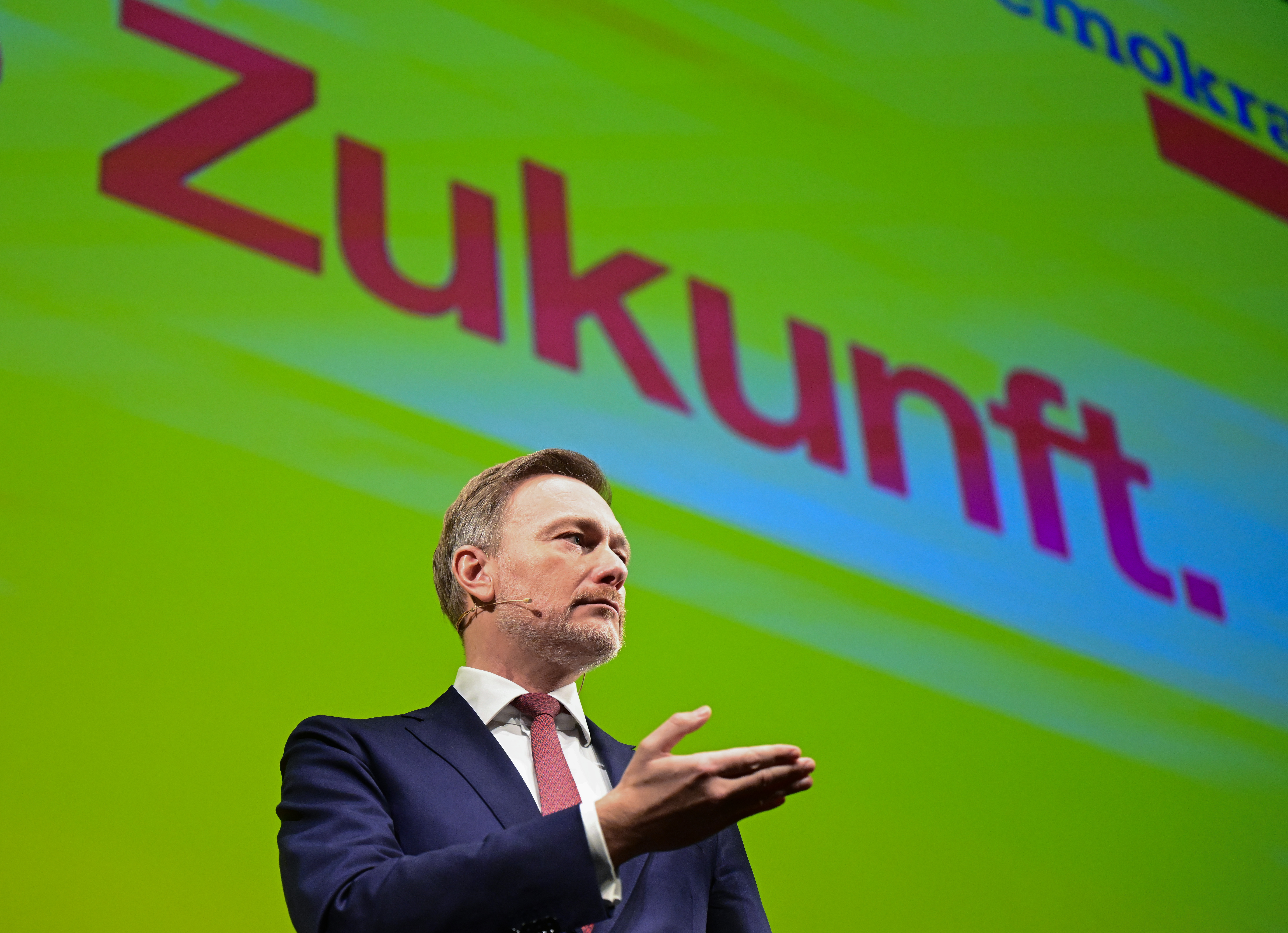 Laut aktuellem RTL/ntv-Trendbarometer fallen die Liberalen auf 4 Prozent und wären damit raus aus dem Bundestag.