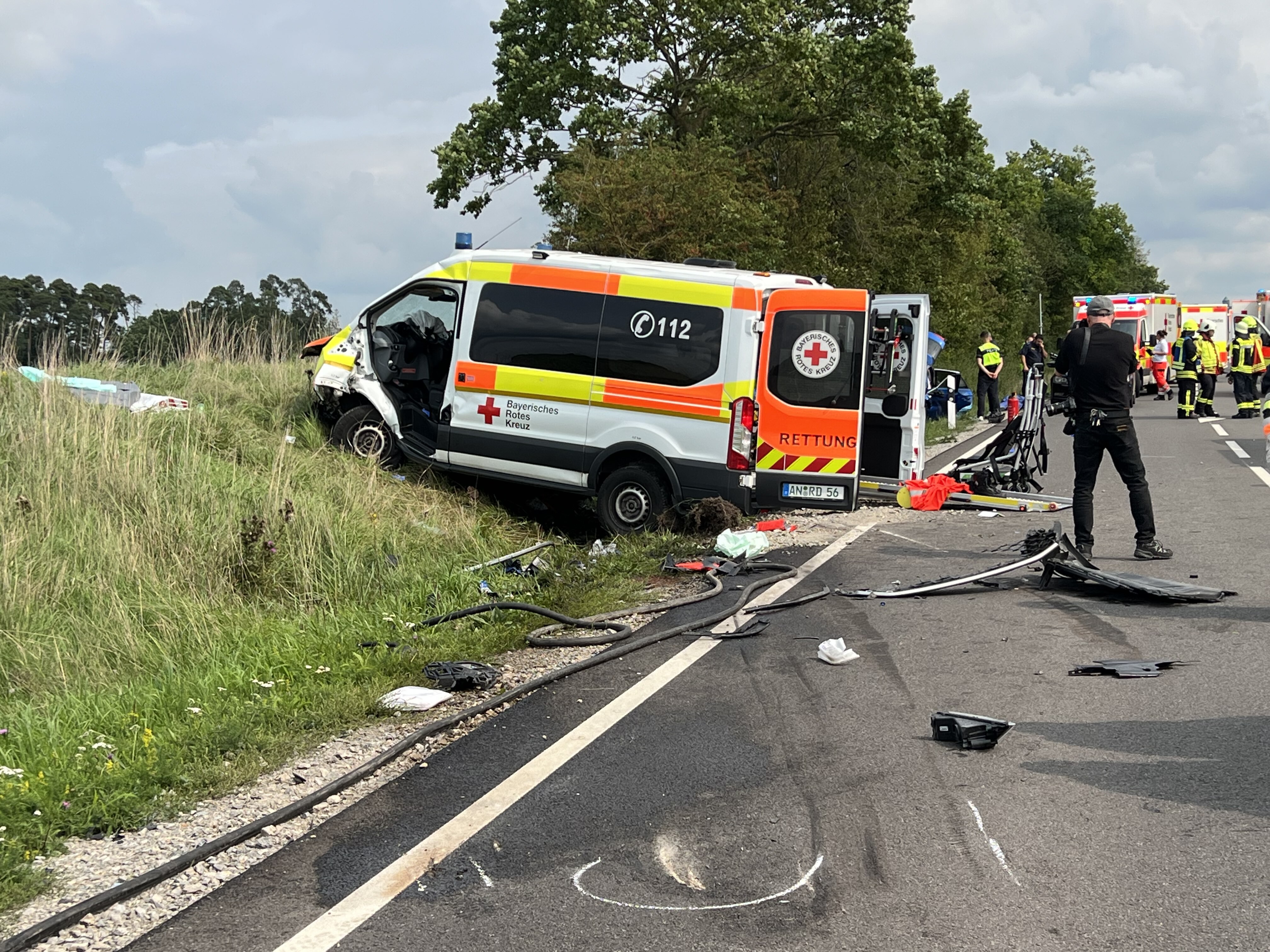 Frontal-Crash: Drei Tote Bei Krankenwagen-Unfall – Auch Die Patientin ...