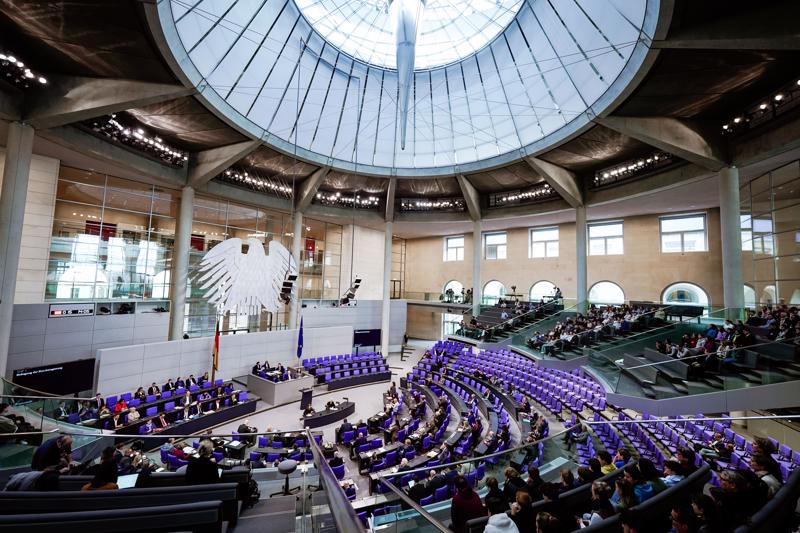 Hier werden Rekordgehälter eingefahren: das Parlament im Bundestag