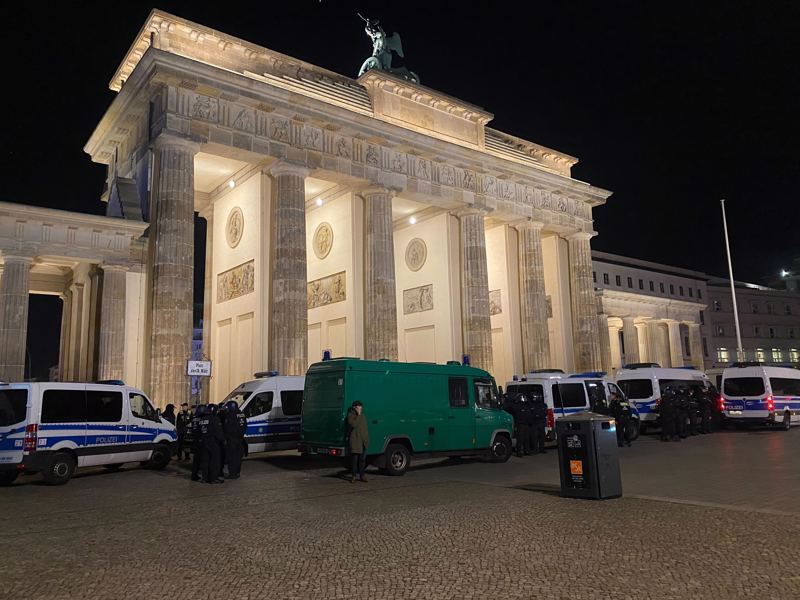 Das Brandenburger Tor wurde von der Polizei abgesperrt.