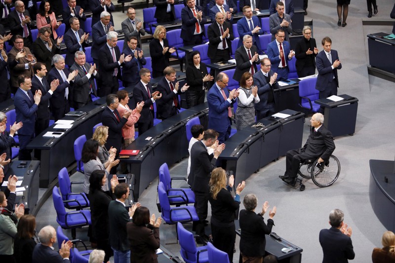 Im Dezember 2022 feierte Schäuble seine 50-jährige Mitgliedschaft im deutschen Parlament.