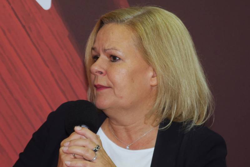 Bundesinnenministerin Nancy Faeser (SPD) hatte das Gesetz am Mittwoch ins Kabinett eingebracht.