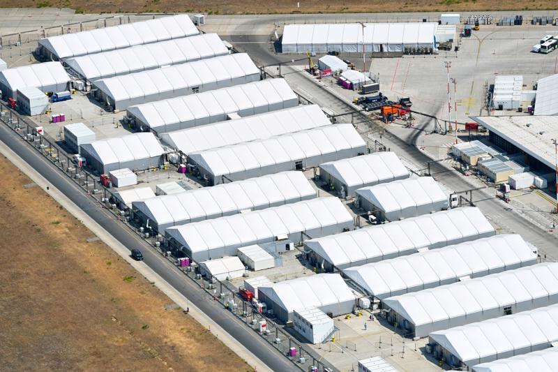 Die Flüchtlingsunterkunft in Berlin-Tegel. Momentan sind etwa 4400 Betten belegt.