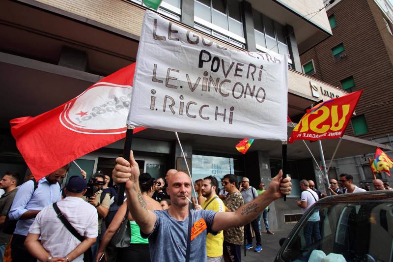 Wegen der Kürzungen des Bürgergelds kam es in Italien zu Protesten.