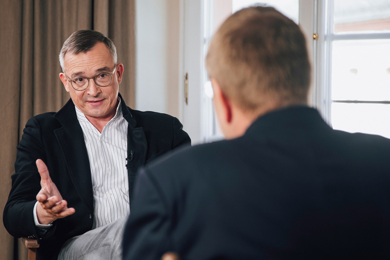 Im Gespräch fordert Rödder außerdem einen konstruktiveren Umgang mit der AfD – inklusive klarer, roter Linien.