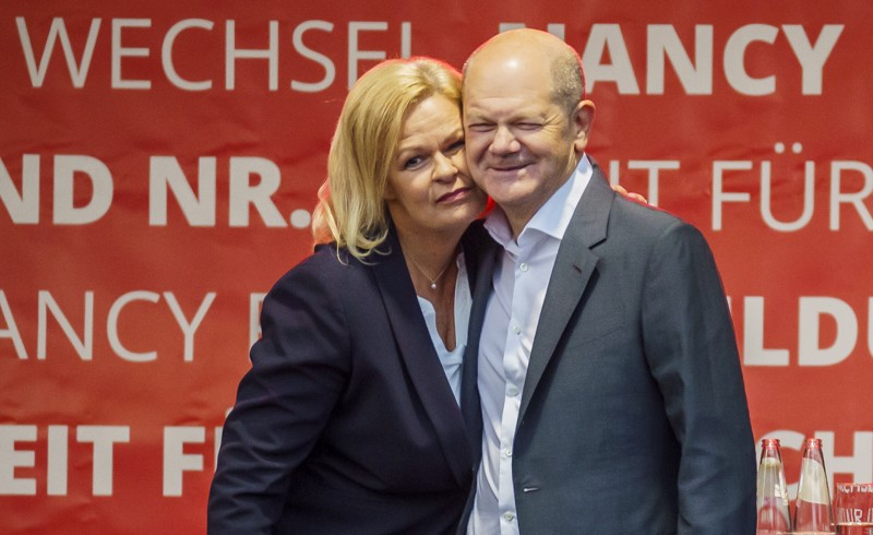 Peinliche Bilder, die Faeser im Wahlkampf überhaupt nicht gebrauchen kann.