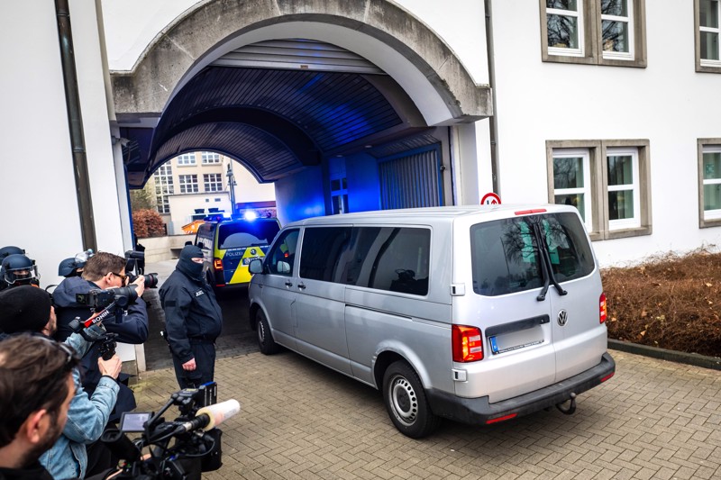 Klette kommt am Oberlandesgericht Celle an.