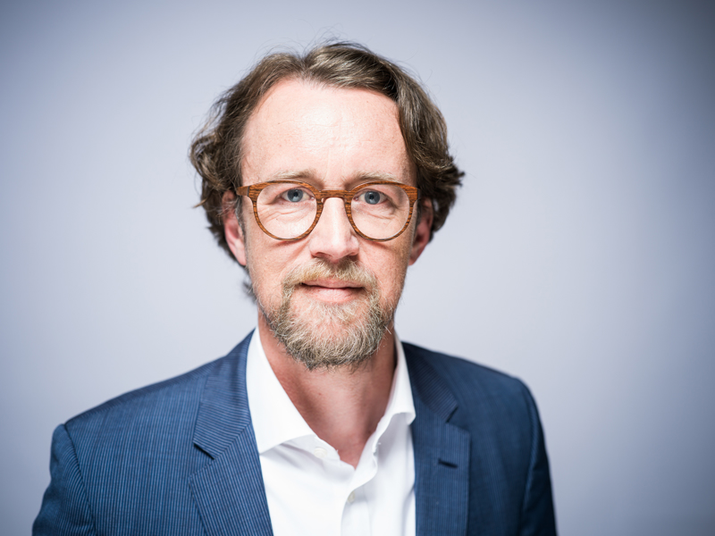 In seinem neuen Buch „Postkoloniale Mythen. Auf den Spuren eines modischen Narrativs“ beschreibt Brodkorb den Siegeszug der Ideologen und den Untergang von Bildung, Wahrheit und Forschung.