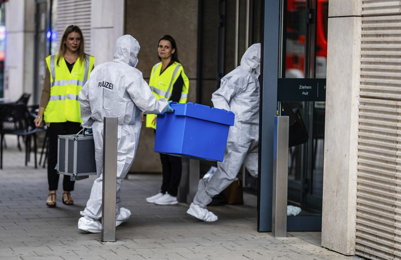 Die Spurensicherung ist vor Ort an dem Stuttgarter Einkaufszentrum.