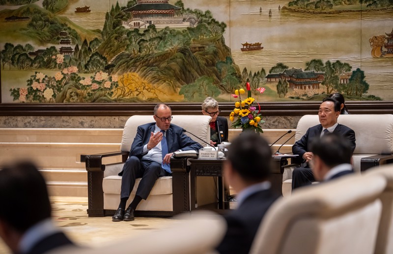 Am Mittwoch, dem ersten Tag seines Besuchs, sprach Merz unter anderem mit Wang Hao, Parteisekretär der Provinz Zhejiang.