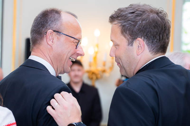Friedrich Merz und Lars Klingbeil wollen sich zu neuen Schulden tricksen.