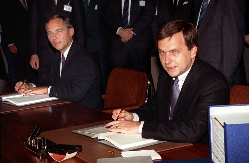 Im Palais Unter den Linden in Berlin besiegelten am 31. August 1990 die Regierungen beider deutscher Staaten den Beitritt der DDR zur Bundesrepublik am 3. Oktober 1990.