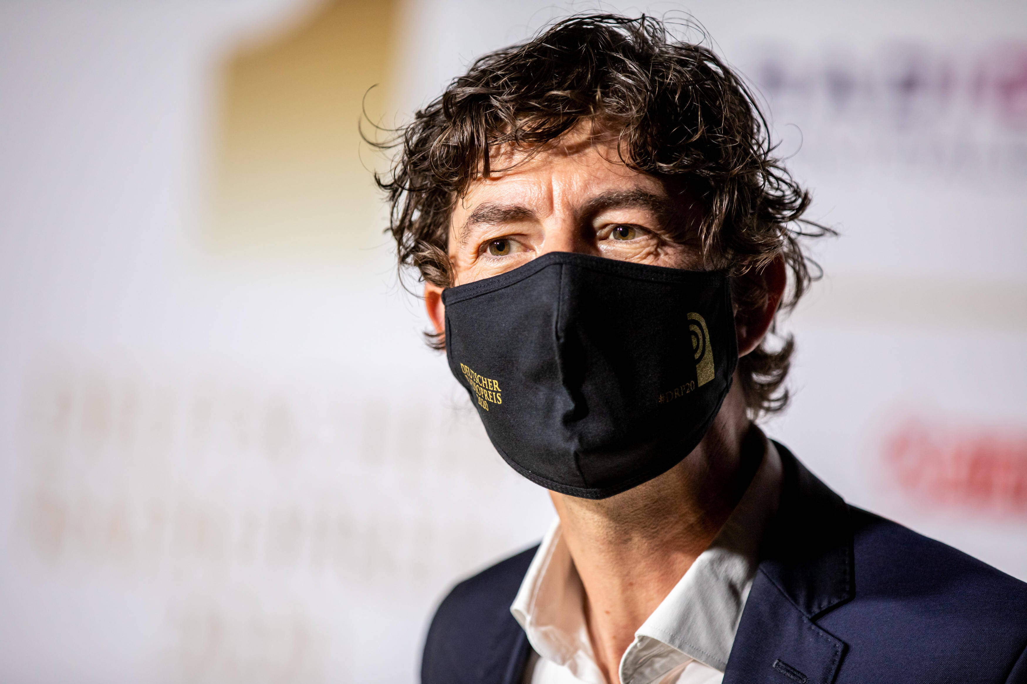 Een statistisch gebrekkig onderzoek van de Duitse viroloog Christian Drosten speelde een sleutelrol in de veronderstelling dat kinderen net zo besmettelijk zijn als volwassenen.