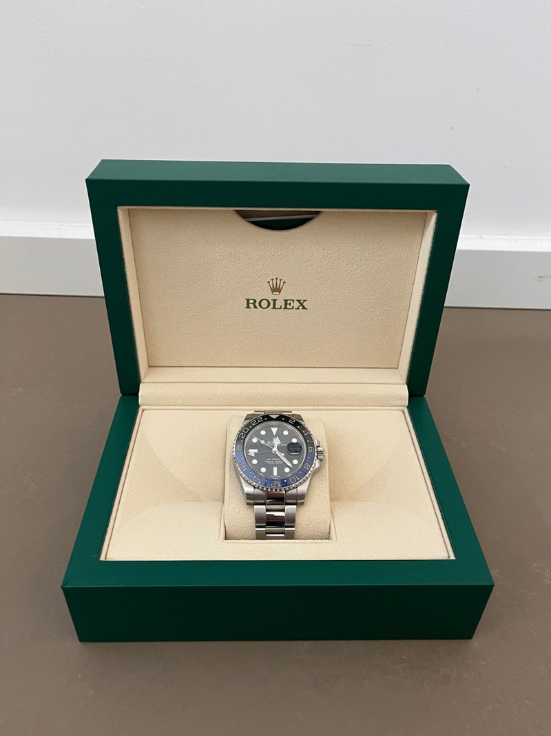 Die Polizei beschlagnahmte eine Rolex-Armbanduhr des Typs „GMT Master“.