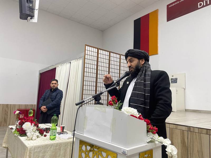 Problemlos in Deutschland: Der Taliban-Funktionär Abdul Bari Omar bei seiner Rede in Köln am Wochenende. Er referierte über den Wiederaufbau Afghanistans.