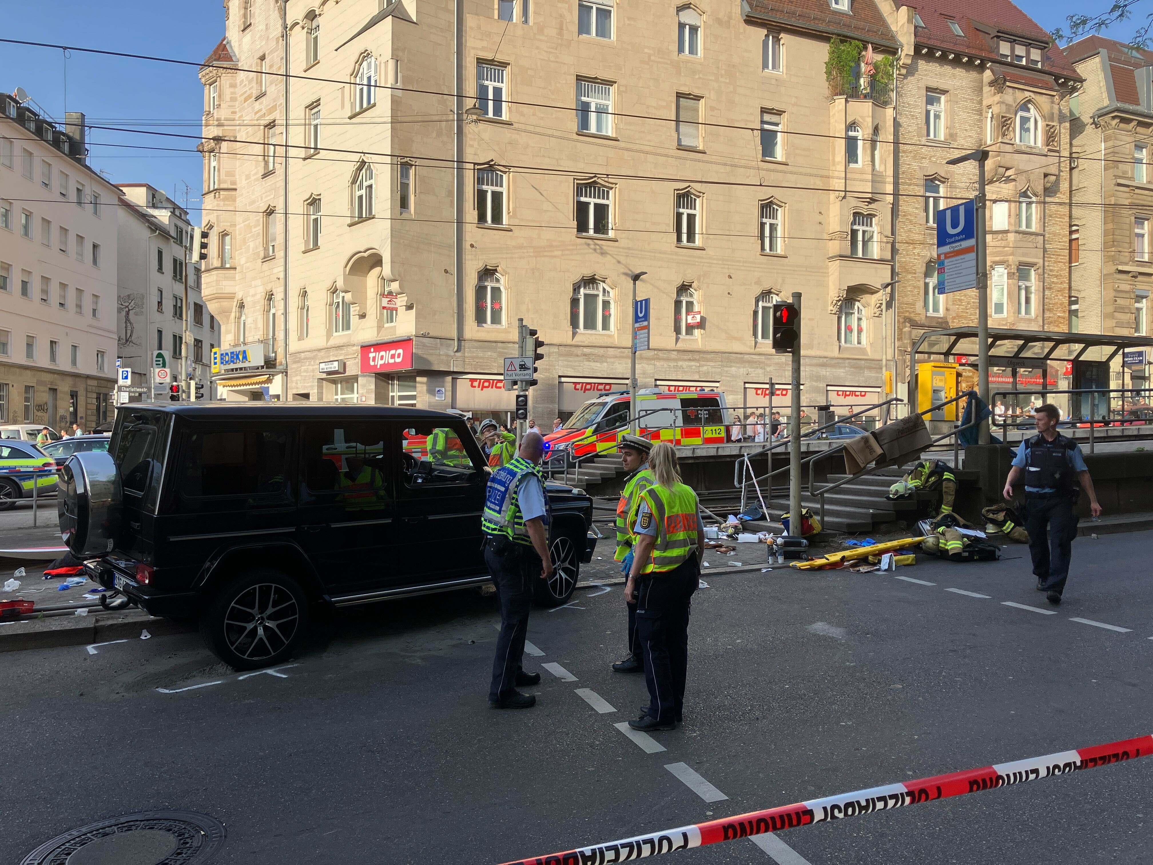 Tdlicher Unfall in Stuttgart: Fahrer hatte Kind im Auto | NIUS