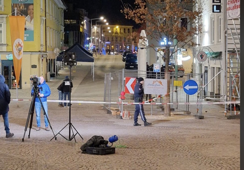 Villach am Samstagabend.