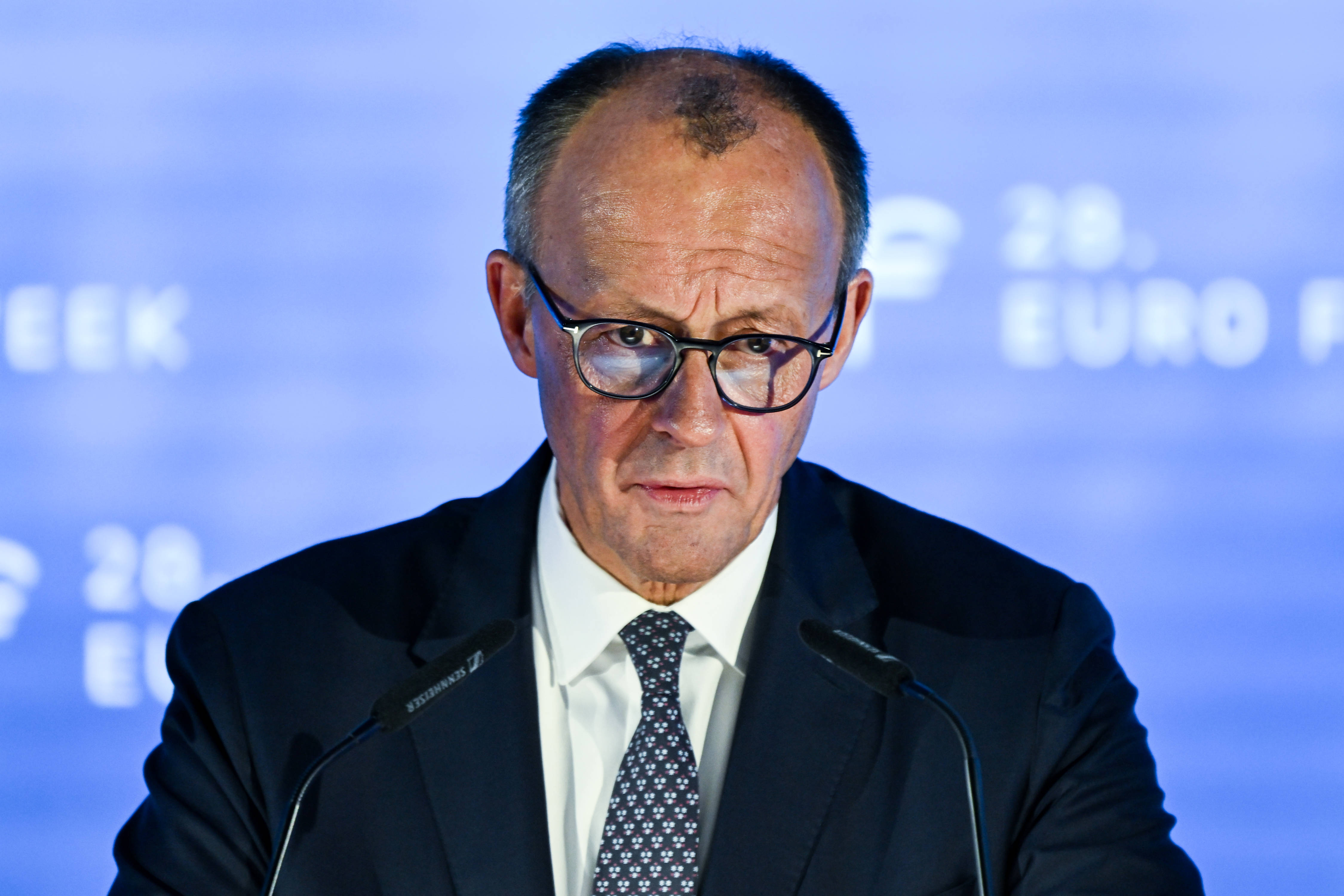 Friedrich Merz sieht die Mehrheit seiner Koalition bröckeln...