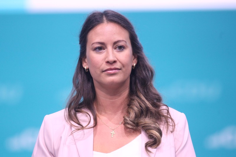 Die CDU-Politikerin Caroline Bosbach geht mit der einstigen Kanzlerin hart ins Gericht.