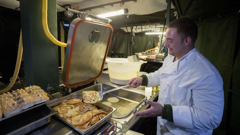 La Bundeswehr quiere preparar mejores alimentos en las nuevas cocinas de campaña